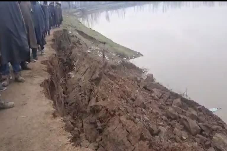 landslide of jhelum dam in hajin of bandipura