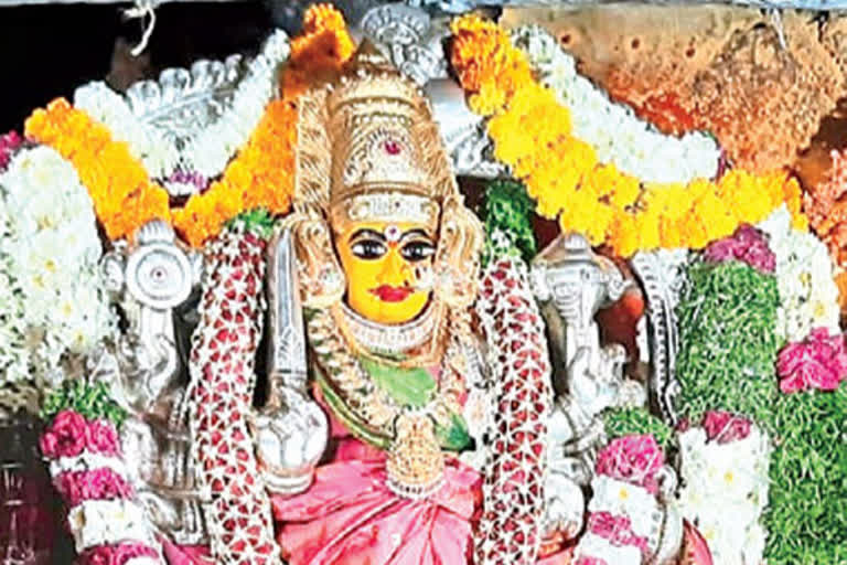 huge devotees crowd at edupayala vanadurga bhavani temple in medak district