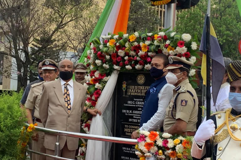 ಪ್ರಥಮ ಟ್ರಾಫಿಕ್ ಸಿಗ್ನಲ್ ಬಳಕೆಯ ಸವಿ ನೆನಪು