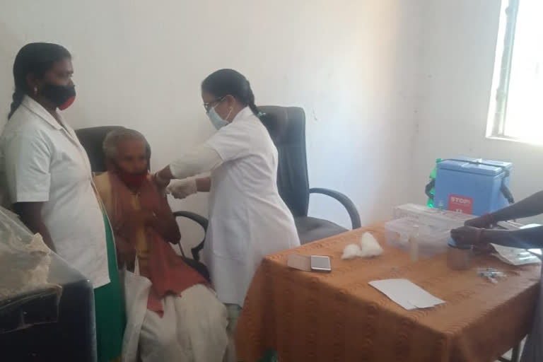 covid 19 vaccination started in Panchayat and Secretariat buildings in Ranchi district