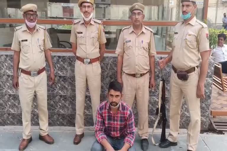 Sikar police seized desi katta, सीकर हिंदी न्यूज