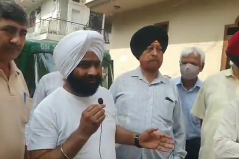 AAP Councilor visits Tilak Nagar block 22 of delhi