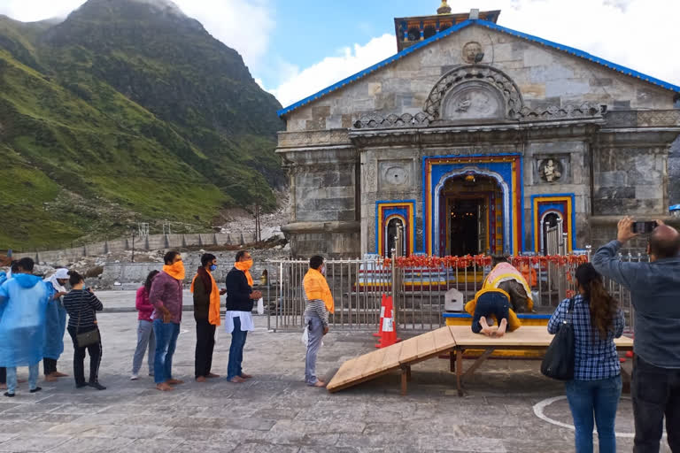 snow removal from Kedarnath Dham Yatra route