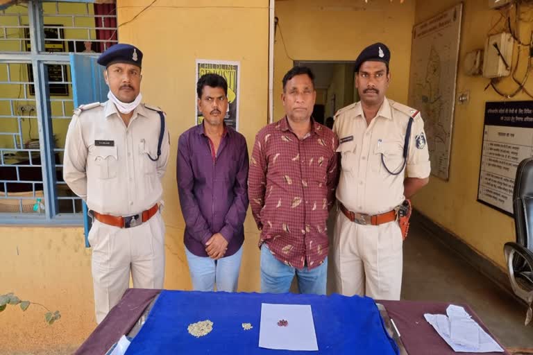 diamond smugglers arrested in Bastar