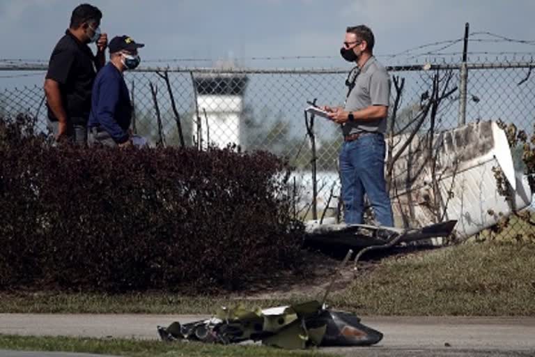 3 dead, 1 hurt in small plane crash in Florida neighbourhood