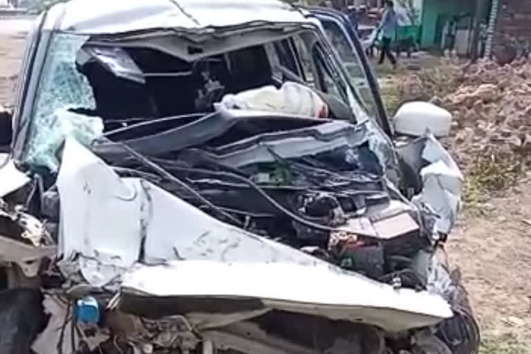 car hit truck bundi  ,bundi road accident news