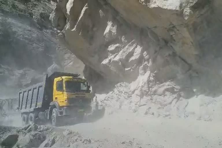 Kinnaur DC said on road dust project work