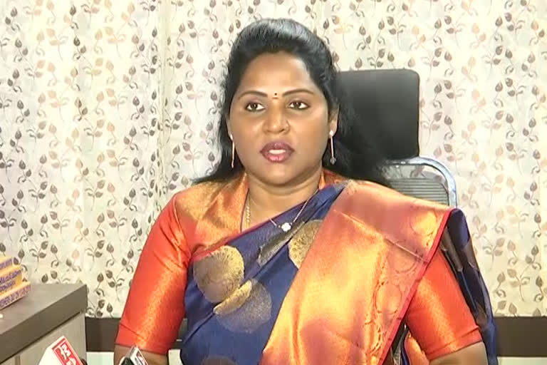 mla sridevi comments on chandrababu