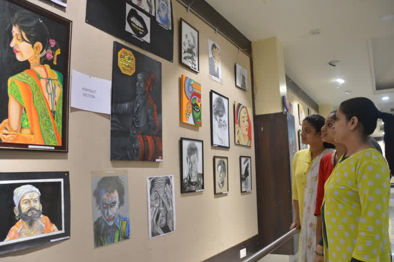 Darshan of Indian culture took place through Art Magic exhibition in Pune