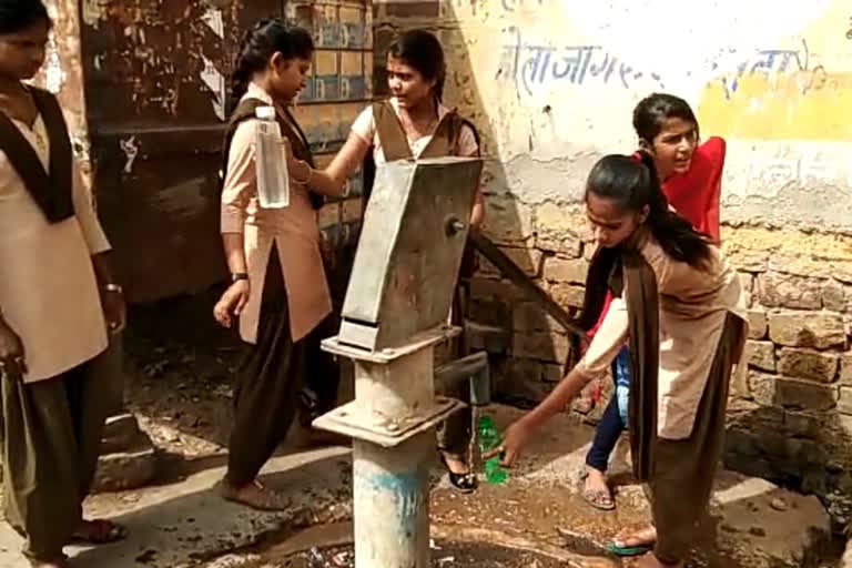 Girls School in Dhaulpur, water problem in Bari Government Girls School