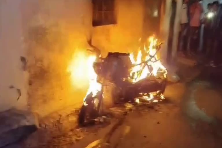 case of assault in Ajmer, case of burning of bike in Ajmer