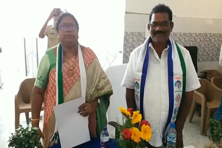 pilla ramakumari took oath as elamanchili chairperson