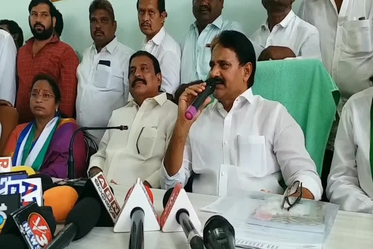 katta manga elected as repalle municipal chairman