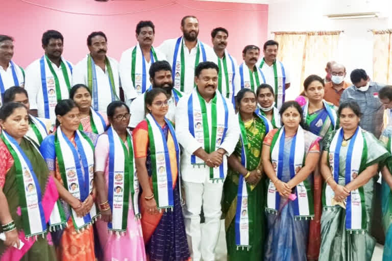 New governing body sworn in Narasapuram municipality