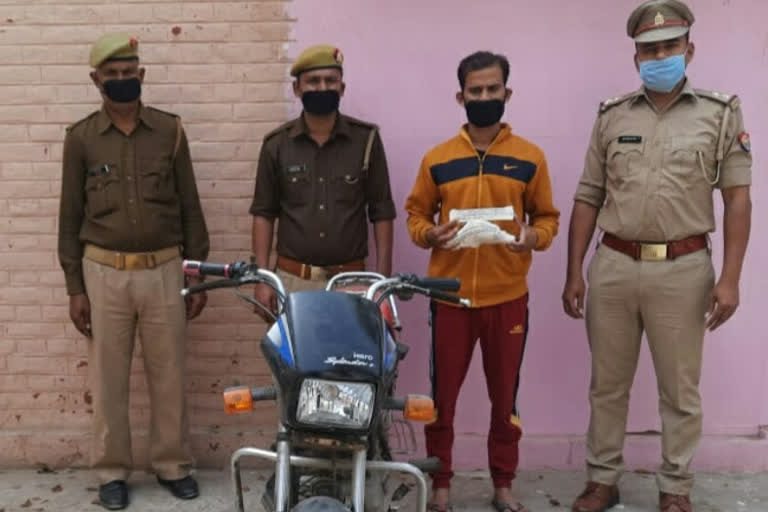 Greater Noida police arrested a crook with stolen bike