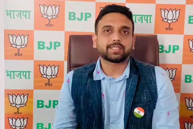 bjp spokesperson kunal shadhangi angry over attack on west bengal elections program