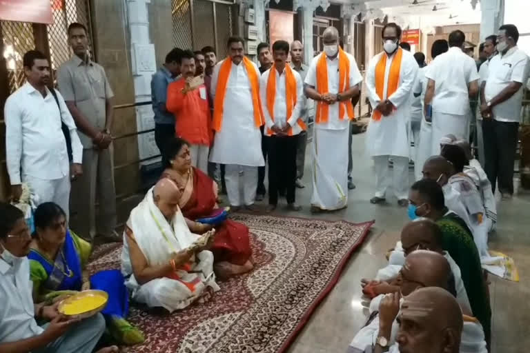 Tammineni Sitaram visited Annavaram Satyanarayana Swami