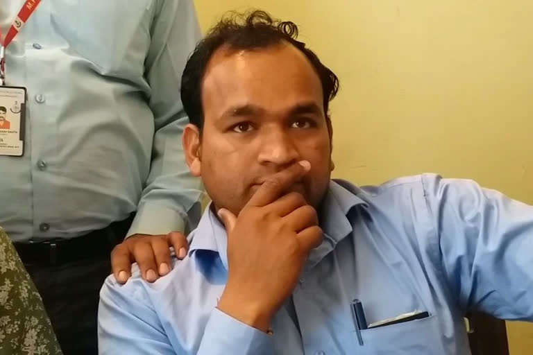 Regional Officer Manish Kanaujia