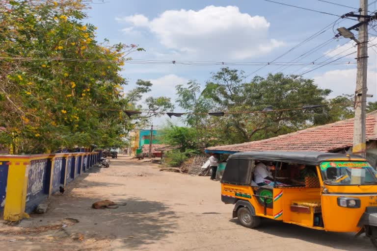 மதுரையில் தேவர் சிலை சேதப்படுத்திய விவகாரம் கருப்புக் கொடி கட்டி எதிர்ப்பு