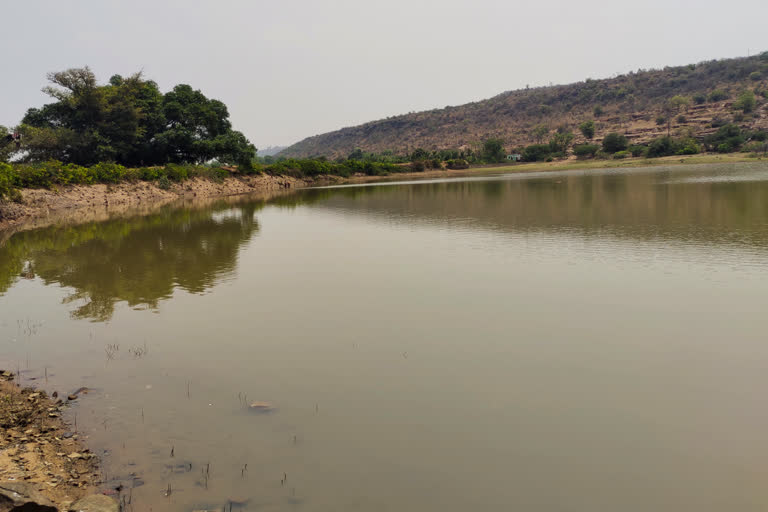 Bilagi Villagers demand removal of lake silt