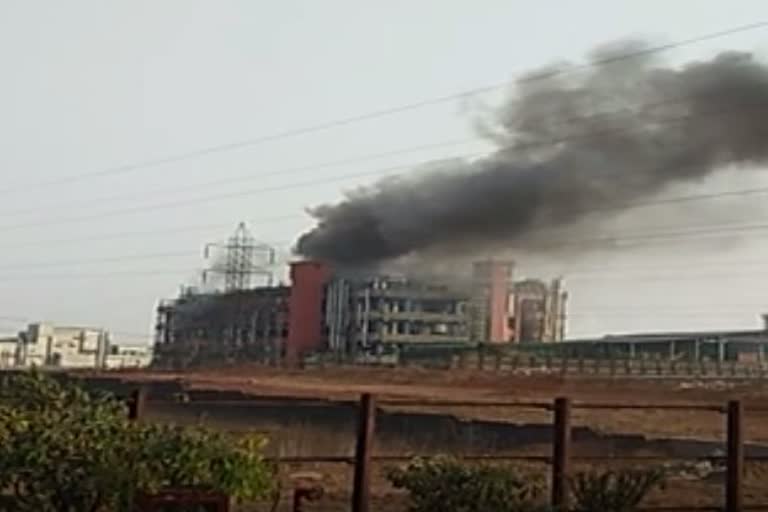 4 people died in an explosion at a chemical factory in Ratnagiri district