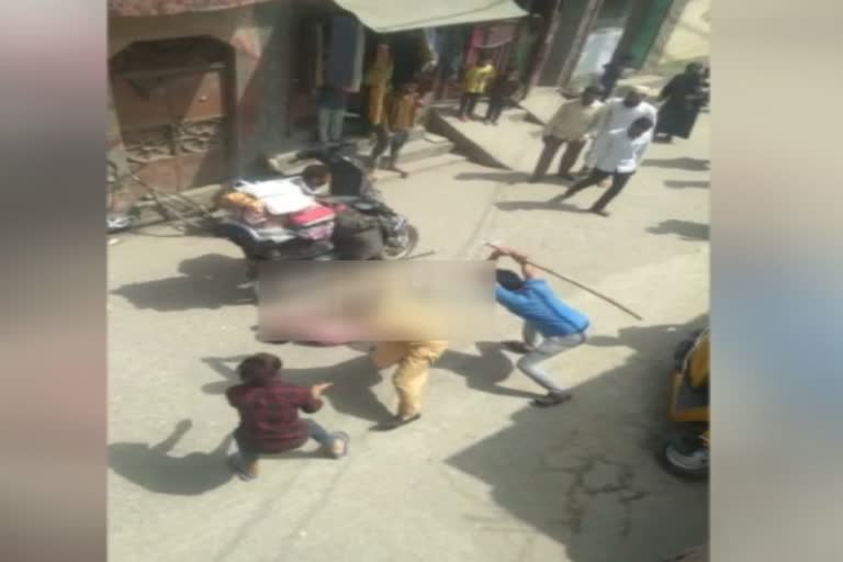 ward councillor's husband beaten a youth in saharanpur, video viral