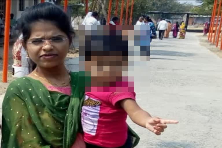 mother-commits-suicide-with-a-one-and-a-half-year-old-girl