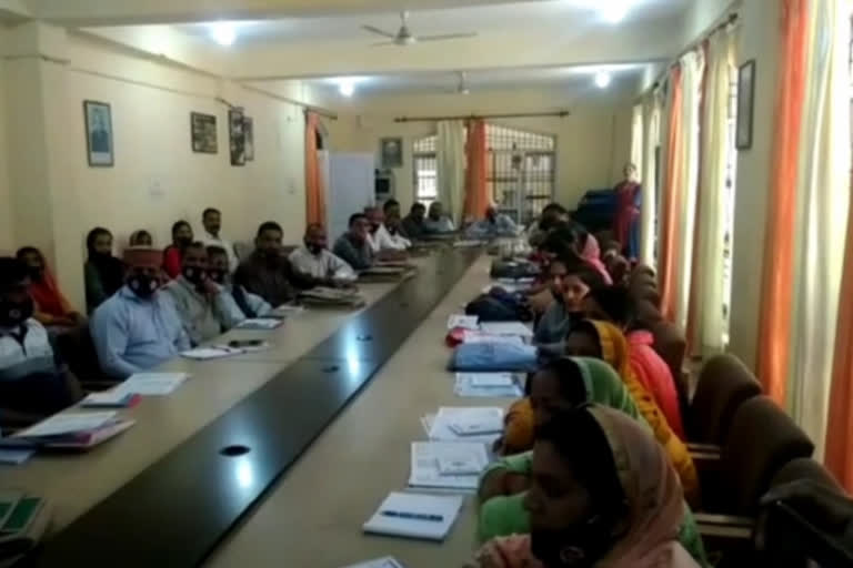 Training of Panchayat people's representatives in hamirpur