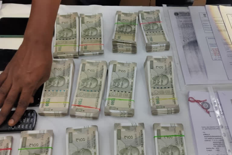 217.35 crore worth of cash  goods seized by Flying Squad at TN  Flying squad seizes cash in Tamil nadu  tamil nadu election  tamil nadu election news  Flying squad seizes gold, cash over Rs 2 crore in Tamil Nadu  തമിഴ്‌നാട് നിന്നും രണ്ടുകോടിയിലധികം സ്വർണവും പണവും പിടികൂടി  തമിഴ്‌നാട്  തമിഴ്‌നാട് തെരഞ്ഞെടുപ്പ്  തമിഴ്‌നാട് തെരഞ്ഞെടുപ്പ് 2021  രണ്ടുകോടിയിലധികം സ്വർണവും പണവും പിടികൂടി  ഫ്ലൈയിങ് സ്‌ക്വാഡ്  flying squad  ചെന്നൈ  chennai  seizing  raid  പരിശോധന