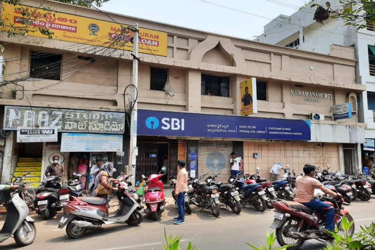 gold loan robbery in jagannatahpuram