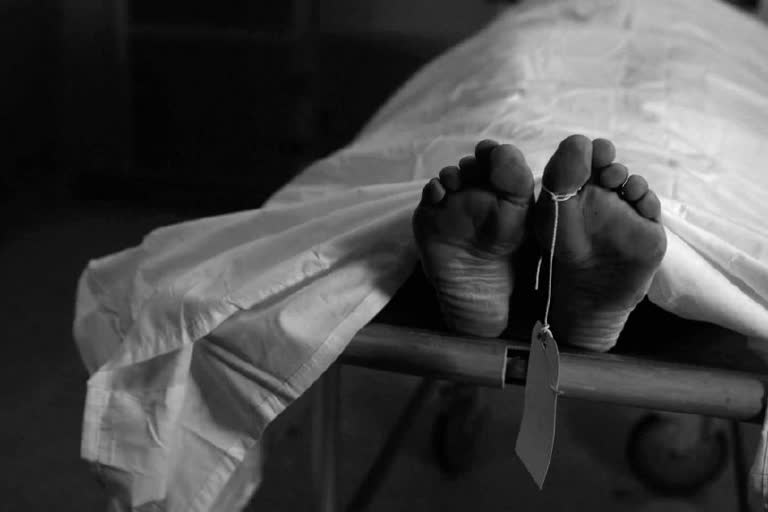 Husband commits suicide after setting wife on fire; Daughter seriously injured