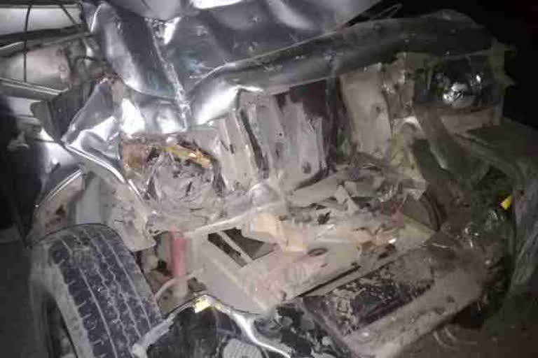 woman-died-in-road-accident-in-jamtara