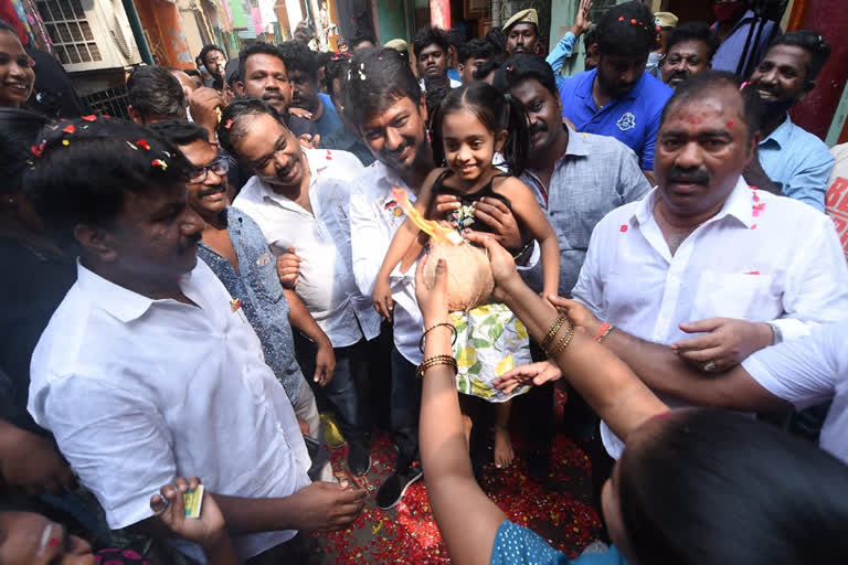 Udhayanidhi stalin, Udhayanidhi stalin campaign in chepauk triplicane constituency, Udhayanidhi campaign in chennai, Udhayanidhi stalin campaign, Udayanithi Question Is DMK responsible for Jayalalithaa's death, ஜெயலலிதா இறப்பிற்கு திமுகதான் காரணமா உதயநிதி கேள்வி, சேப்பாக்கம் - திருவல்லிக்கேணி தொகுதி, சேப்பாக்கம் - திருவல்லிக்கேணி தொகுதி திமுக வேட்பாளர் உதயநிதி ஸ்டாலின், அதிமுக கூட்டணி முரண்பாடுகள் நிறைந்த தேர்தலுக்காக அமைக்கப்பட்ட சந்தர்ப்பவாத கூட்டணி, சேப்பாக்கம், திருவல்லிக்கேணி, Chennai, Chepauk, Triplicane