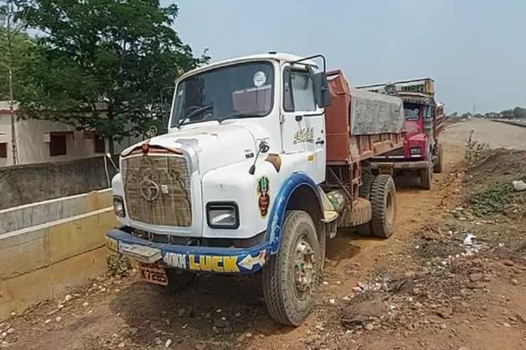 ବେଆଇନ ବାଲି ଚାଲାଣ, ୬ଟି ବାଲି ବୋଝେଇ ଟ୍ରକ-ଟିପ୍ପର ଜବତ