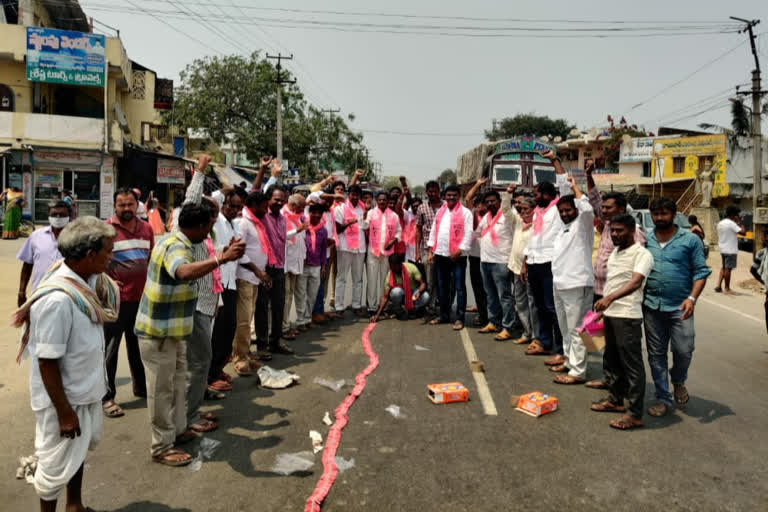 trs party leaders are celebrating mlc victory in mahabubabad district