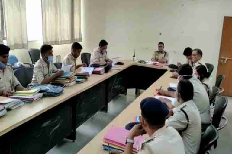 city-sp-holds-meeting-with-special-40-team-in-ranchi