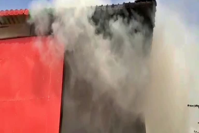 Fire in a tarpaulin warehouse in Churu,  Rajasthan News