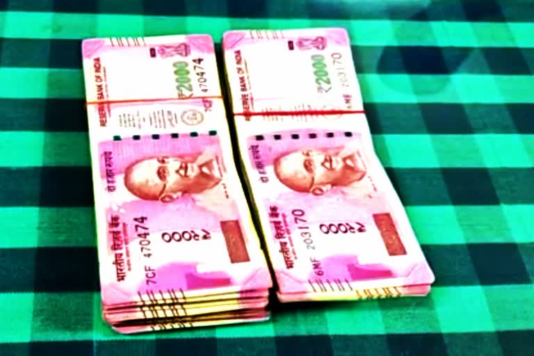 4lakh confiscated election monitoring team  4 lakh confiscated  Unaccounted cash seized in tiruppur  Unaccounted cash  Tamilnadu election monitoring team  Tamilnadu Surveillance teams  திருப்பூரில் ரூ.4 லட்சம் பறிமுதல்  ரூ.4 லட்சம் பறிமுதல்  கணக்கில் வராத பணம்  தேர்தல் விதிமுறை மீறல்  Violation of election rules  திருப்பூர் மாவட்ட தற்போதைய செய்திகள்  Tiruppur District Current News  4lakh confiscated election monitoring team In Tiruppur