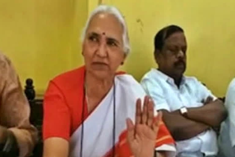 Ex-Minister Lalitha Naik receives letter threatening to kill her And three other  Karnataka ex-Minister receives threat letter  കർണാടക മുൻ മന്ത്രിക്ക് വധഭീഷണി  വധഭീഷണി  threat letter  മുൻ മന്ത്രി ബി ടി ലളിത നായിക്  ആഭ്യന്തര മന്ത്രി ബസവരാജ് ബൊമ്മൈ