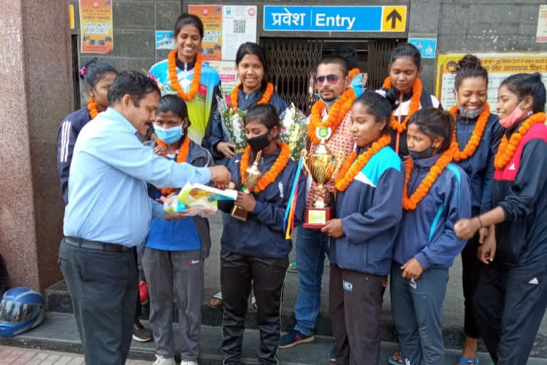 kabaddi association welcomed the winning team in ranchi