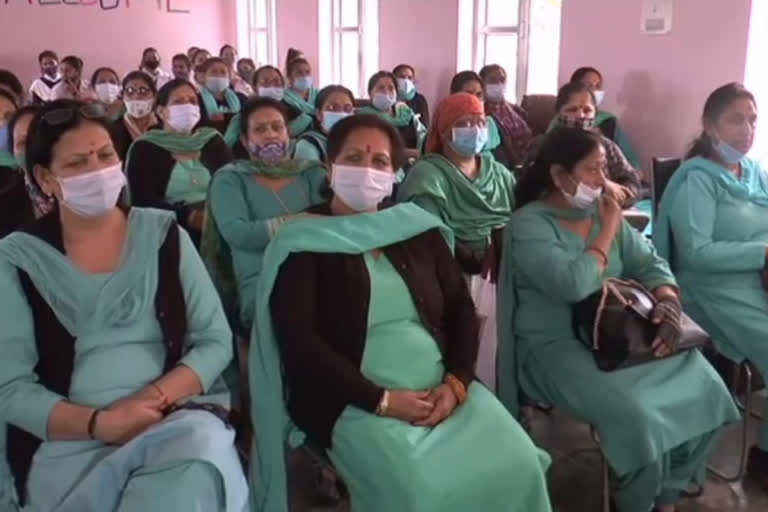 Special training for female health workers in nahan