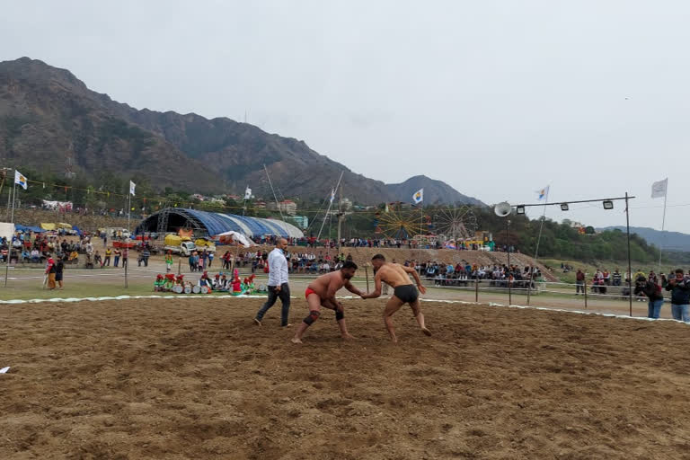 Two day wrestling competition begins at Bilaspur Nalwadi fair