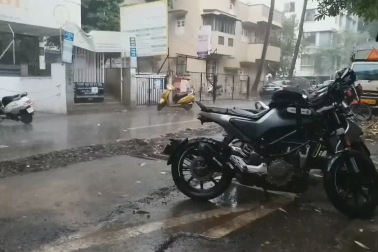 unseasonal rain in pune city