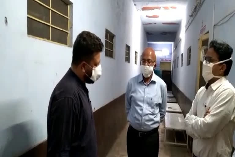 कलेक्टर का सेटेलाइट अस्पताल निरीक्षण, Collector’s Satellite Hospital Inspection