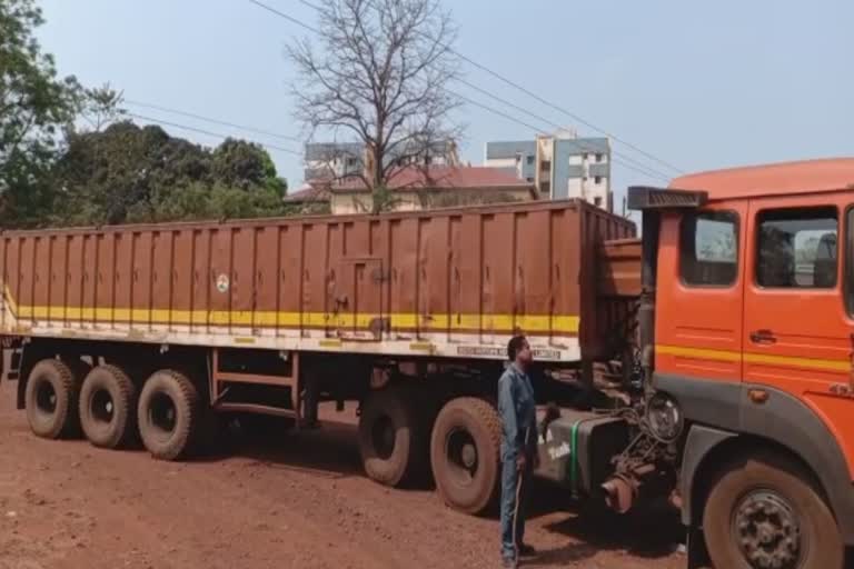 iron ore smuggling 4 trolor and 6 accused arrested in kendujhar