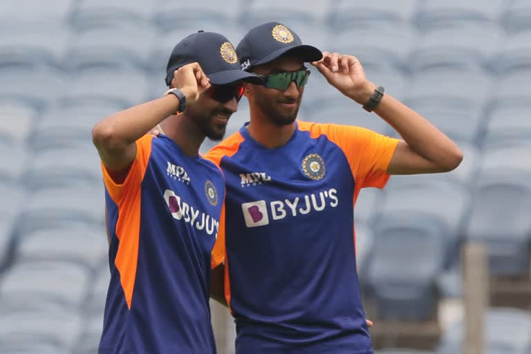 india vs england 1st odi krishna-krunal-make-debut-kuldeep-returns