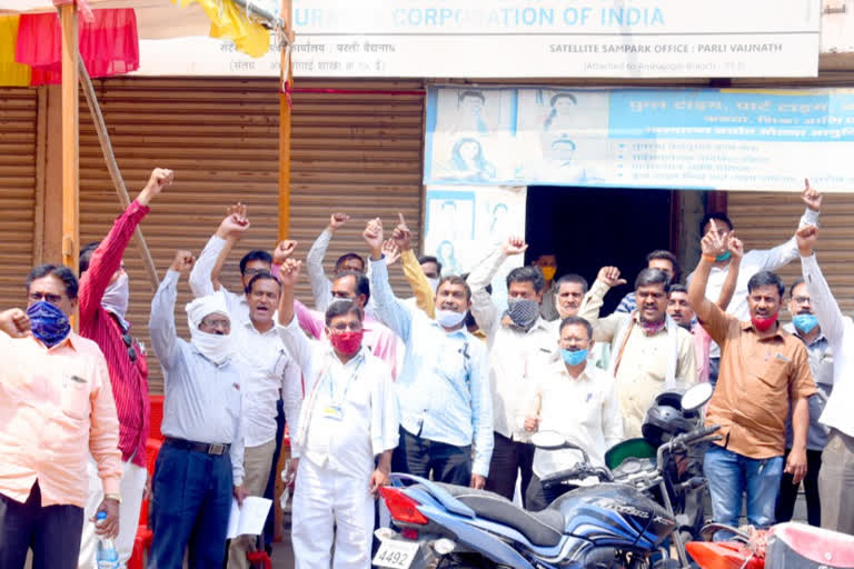 Spontaneous response of insurance representatives to the one-day agitation of the All India Liafi Branch