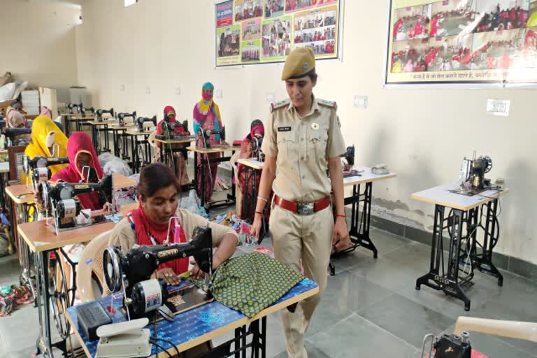 Various training  महिला कैदी  अजमेर में जेल  अमजेर न्यूज  महिला को प्रशिक्षण  Woman training  Amjer News  Jail in Ajmer  Female prisoner