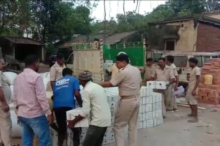 Excise department recovered 85 box of illigal liquor from Bhitayana village in deoghar