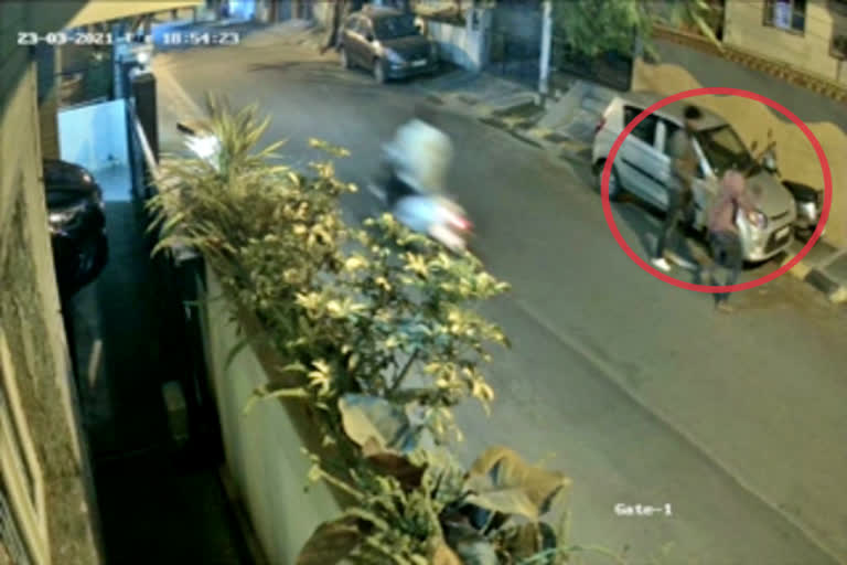 Goons attacked nearly 20 cars in Bengaluru: CCTV video